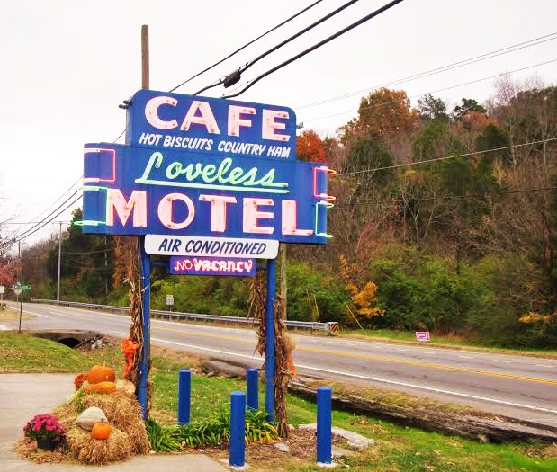 The Loveless Café along Highway 100 (photo credit: Justin Saucier).